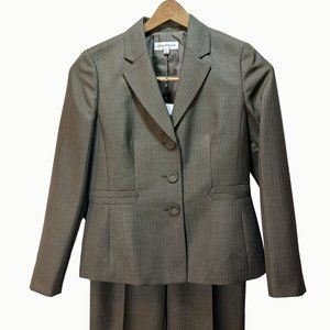 NEW EVAN-PICONE GRAY PENCIL PINSTRIPE ATLANTIS 2 PC PANTS POWER SUIT SPORT SET